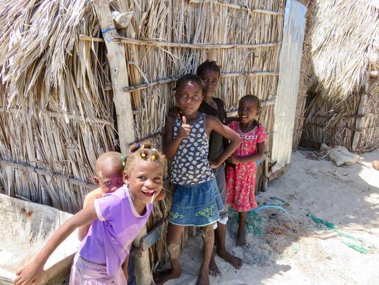 寻找世界上最拥挤的岛屿 它在海地无人注意的角落 寻找世界上最拥挤的岛屿 它在海地无人注意的角落